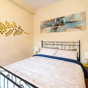 https://appartamento-elegante-e-centrale-la-foglia-doro.emilia-romagnahotels.net