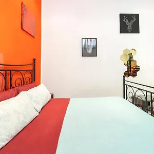 https://central-and-cozy-loft-with-courtyard.emilia-romagnahotels.net